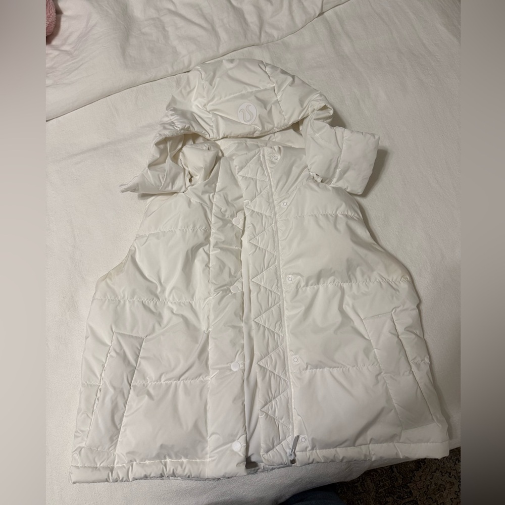 Lululemon white women’s wunder puff vest cropper